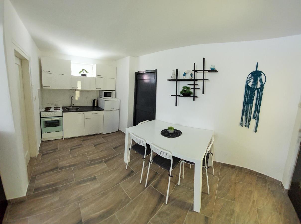Apartments Maltasic Vir Extérieur photo
