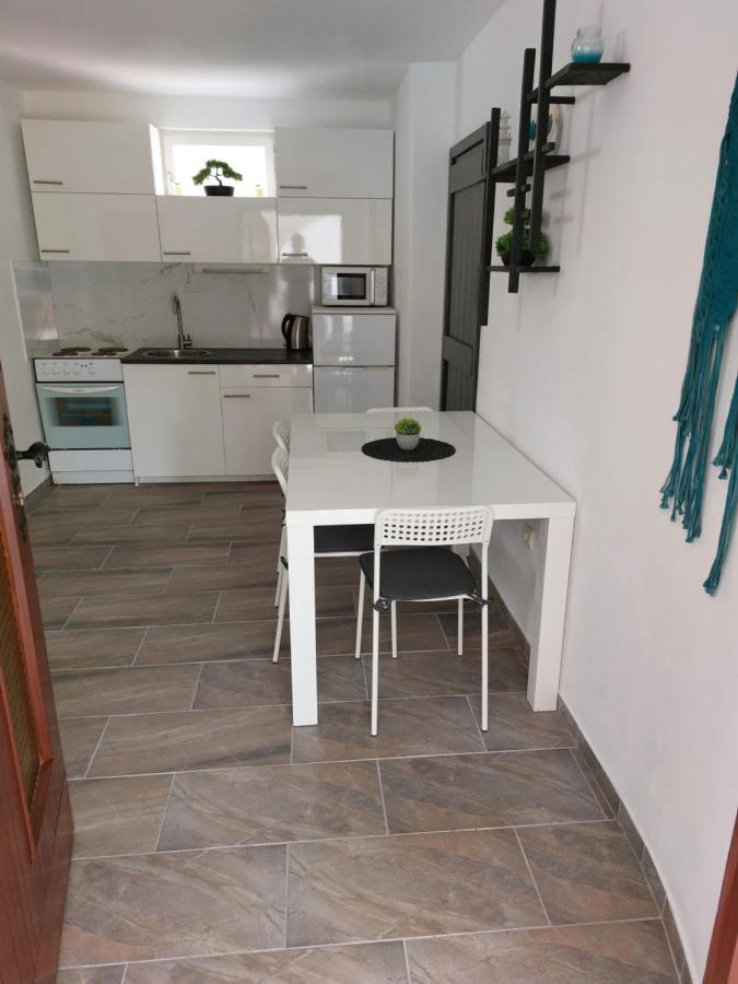 Apartments Maltasic Vir Extérieur photo
